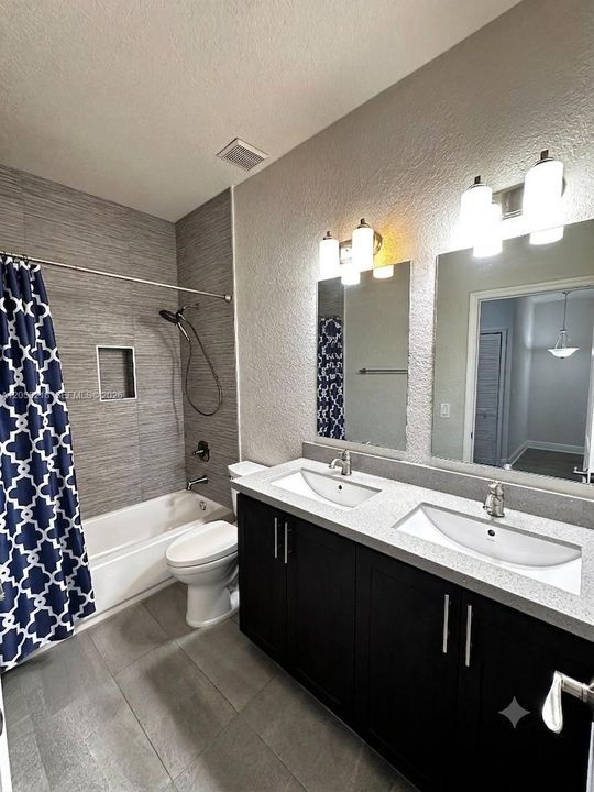 В аренду: $4,200 (4 спален, 2 ванн, 2239 Квадратных фут)