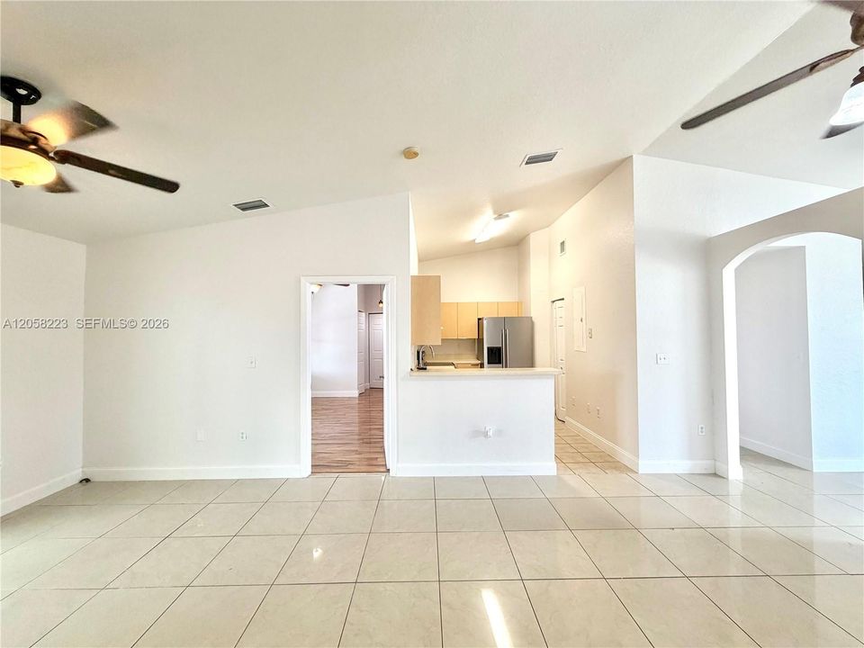 For Sale: $450,000 (3 beds, 2 baths, 1400 Square Feet)