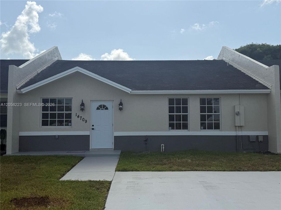 For Sale: $450,000 (3 beds, 2 baths, 1400 Square Feet)