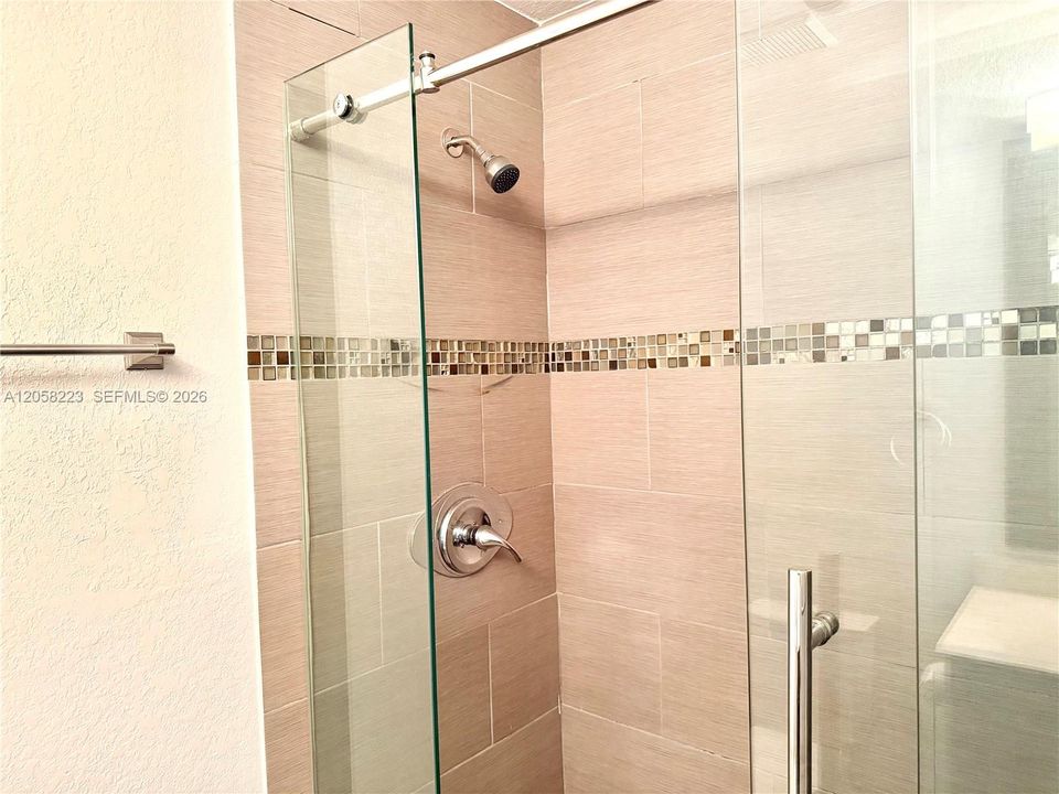 For Sale: $450,000 (3 beds, 2 baths, 1400 Square Feet)