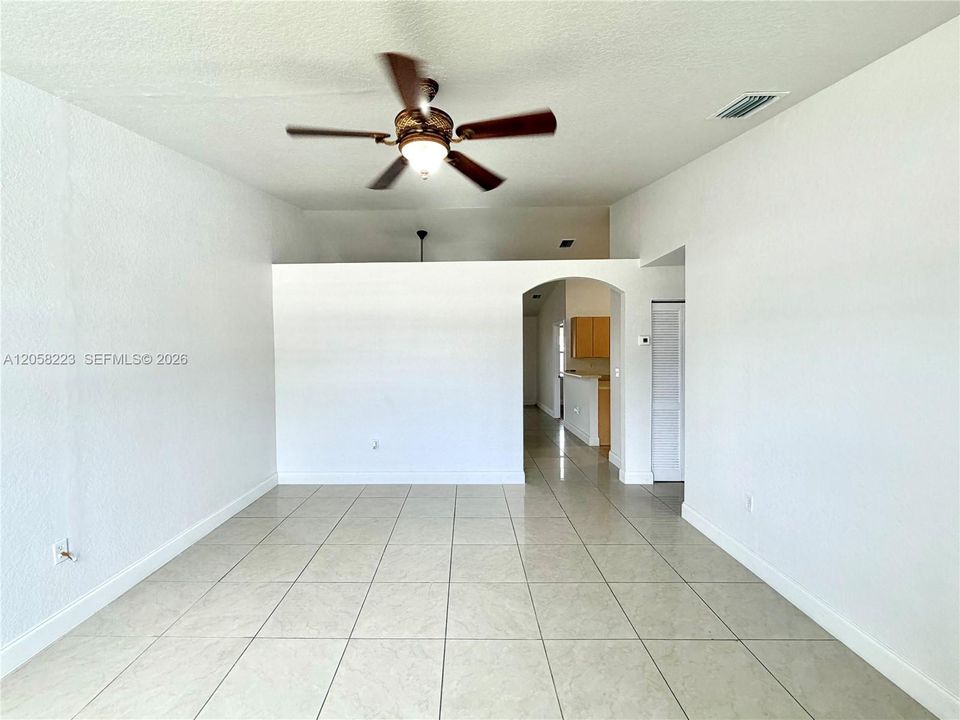For Sale: $450,000 (3 beds, 2 baths, 1400 Square Feet)