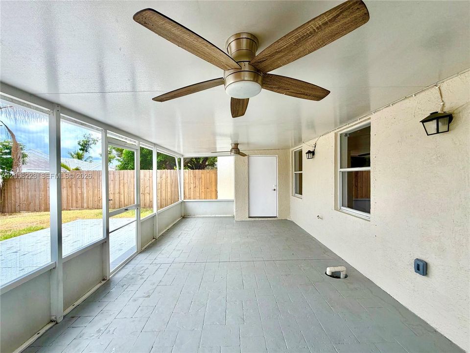 For Sale: $450,000 (3 beds, 2 baths, 1400 Square Feet)