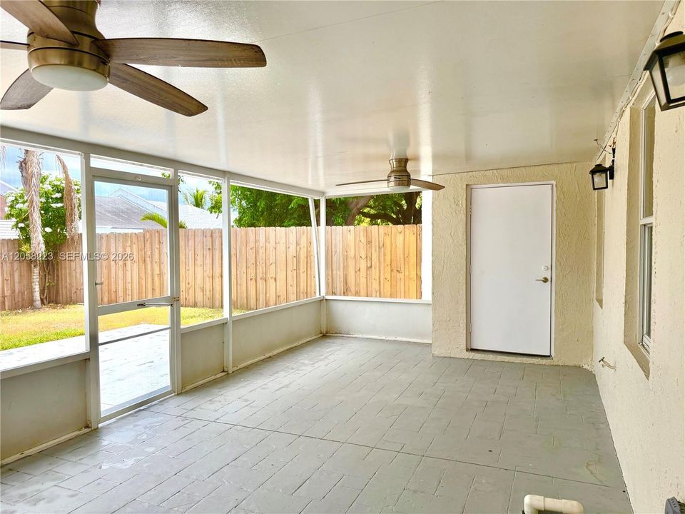 For Sale: $450,000 (3 beds, 2 baths, 1400 Square Feet)
