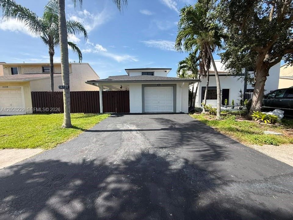 На продажу: $675,595 (4 спален, 3 ванн, 1718 Квадратных фут)
