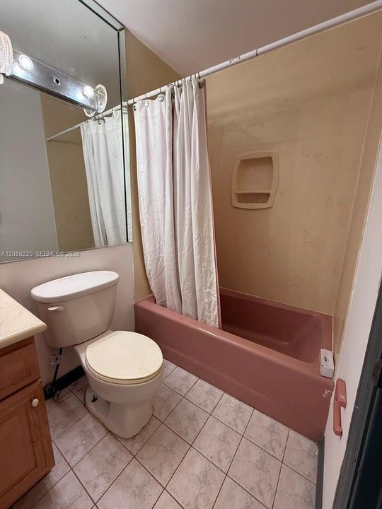На продажу: $675,595 (4 спален, 3 ванн, 1718 Квадратных фут)