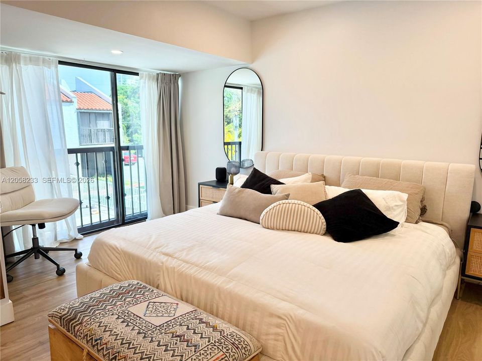 В аренду: $3,900 (2 спален, 2 ванн, 1082 Квадратных фут)