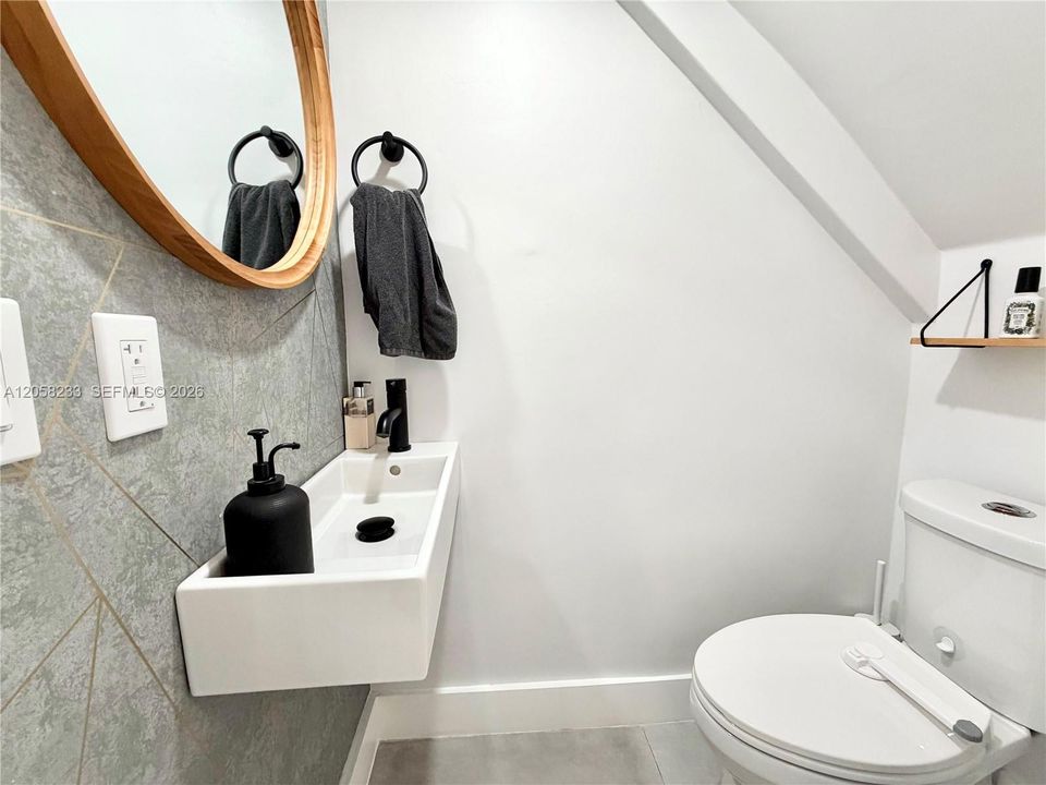 В аренду: $3,900 (2 спален, 2 ванн, 1082 Квадратных фут)