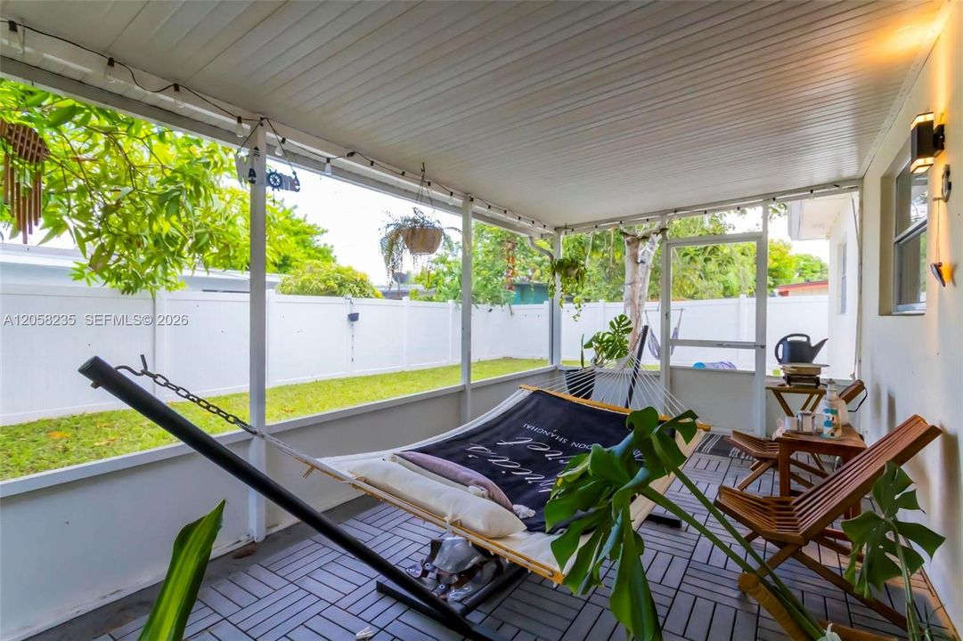For Rent: $3,999 (4 beds, 2 baths, 1820 Square Feet)