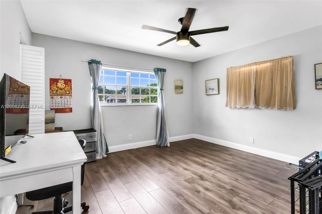 For Rent: $3,999 (4 beds, 2 baths, 1820 Square Feet)