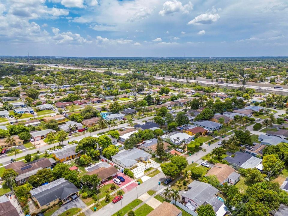 For Rent: $3,999 (4 beds, 2 baths, 1820 Square Feet)