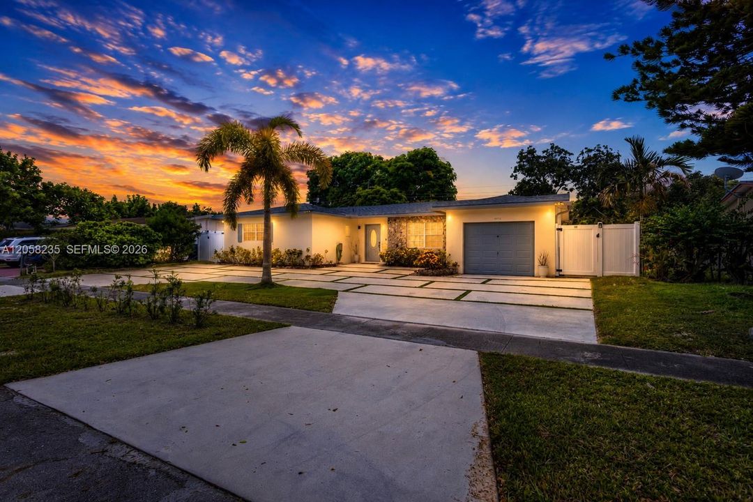 For Rent: $3,999 (4 beds, 2 baths, 1820 Square Feet)