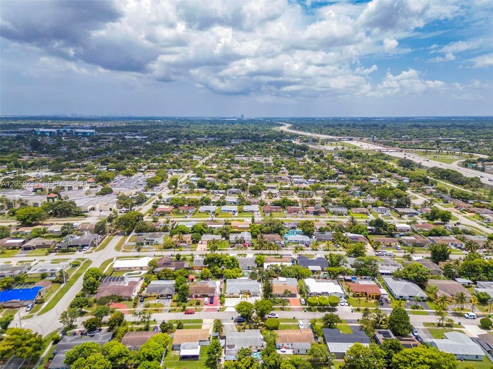 For Rent: $3,999 (4 beds, 2 baths, 1820 Square Feet)
