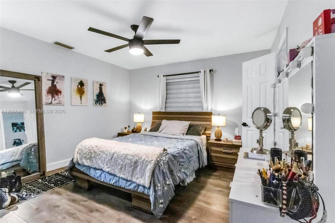 For Rent: $3,999 (4 beds, 2 baths, 1820 Square Feet)