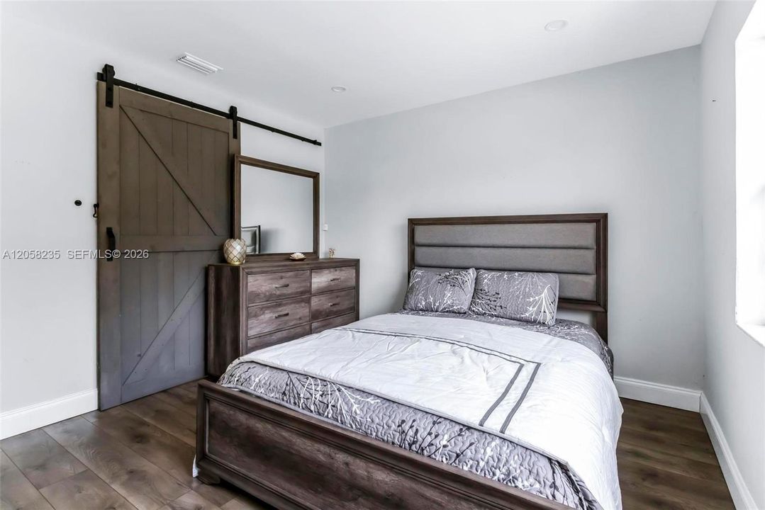For Rent: $3,999 (4 beds, 2 baths, 1820 Square Feet)