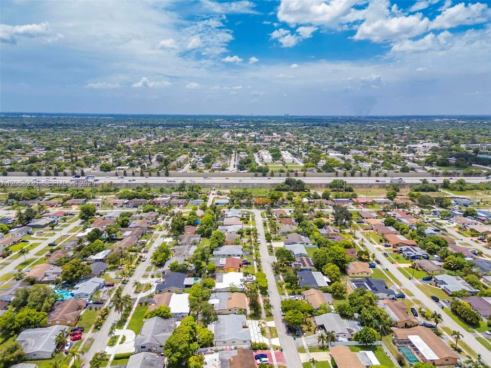 For Rent: $3,999 (4 beds, 2 baths, 1820 Square Feet)