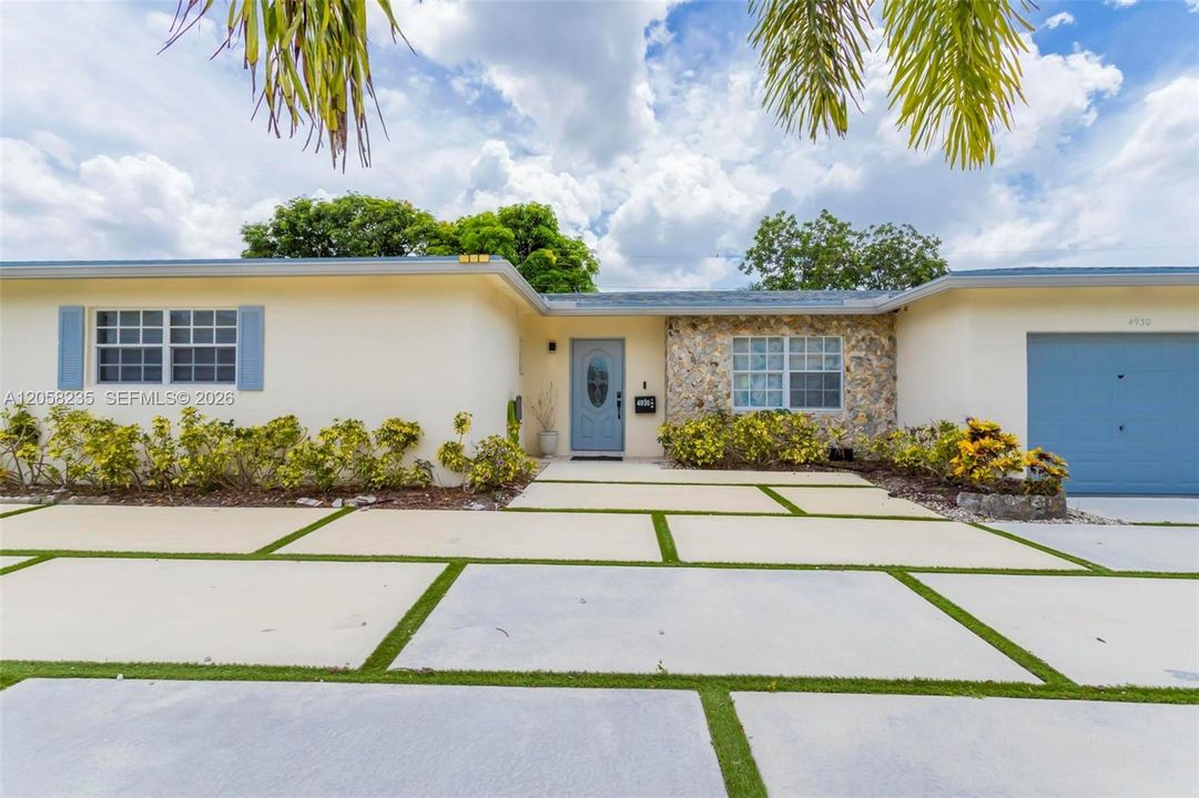 For Rent: $3,999 (4 beds, 2 baths, 1820 Square Feet)