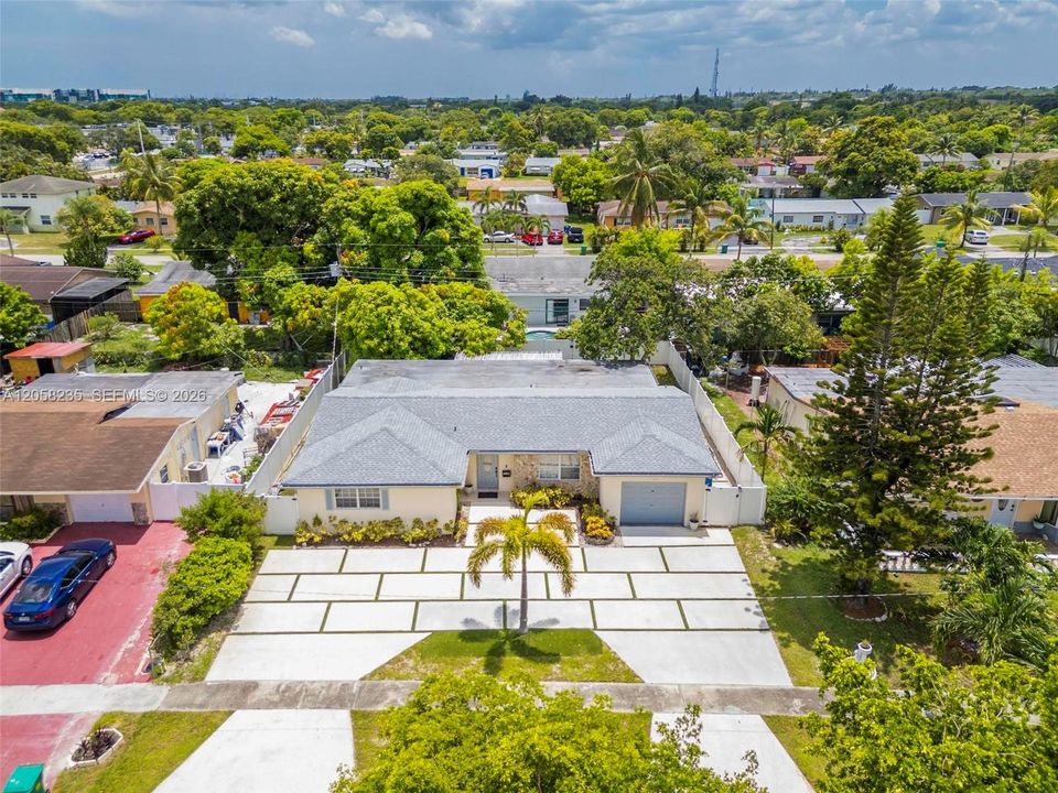 For Rent: $3,999 (4 beds, 2 baths, 1820 Square Feet)
