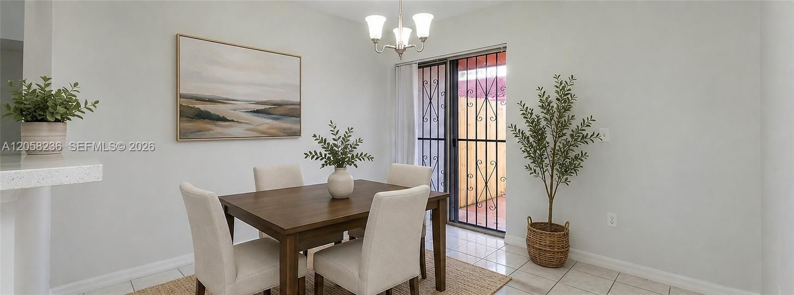 For Rent: $2,400 (2 beds, 2 baths, 927 Square Feet)