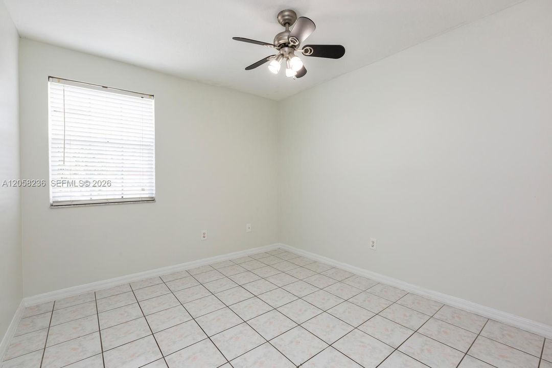 For Rent: $2,400 (2 beds, 2 baths, 927 Square Feet)
