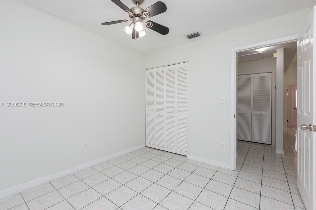 For Rent: $2,400 (2 beds, 2 baths, 927 Square Feet)