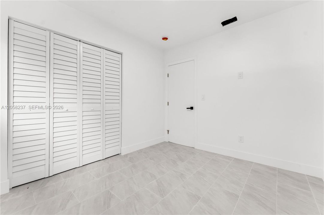 En Venta: $575,000 (2 camas, 2 baños, 1150 Pies cuadrados)