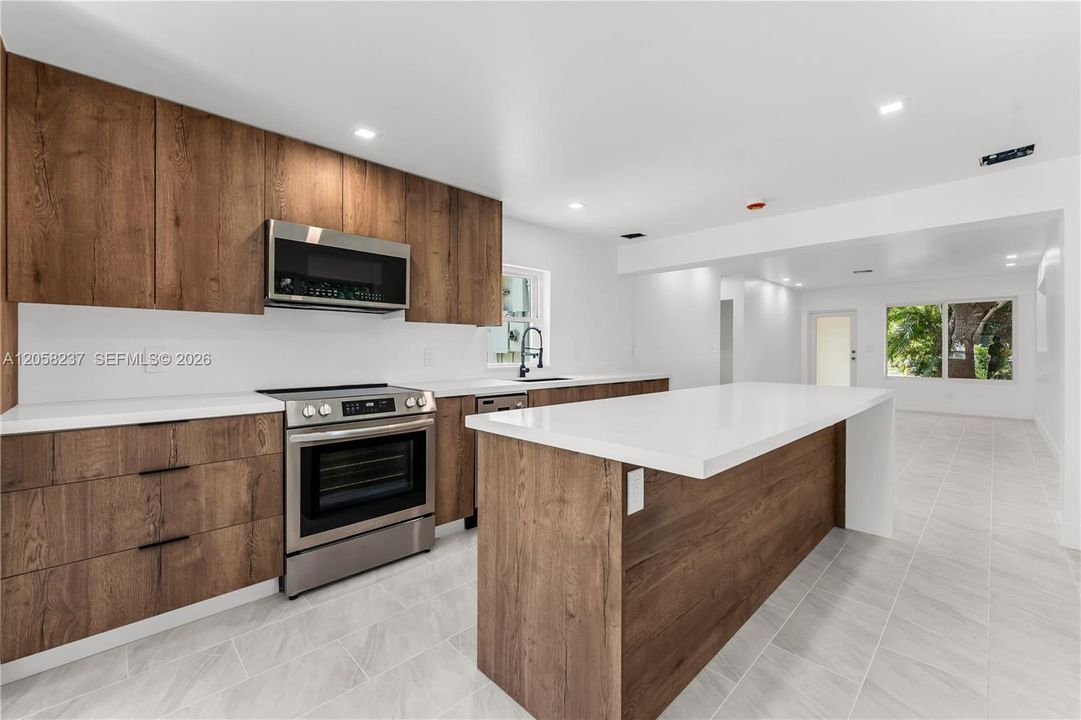 En Venta: $575,000 (2 camas, 2 baños, 1150 Pies cuadrados)