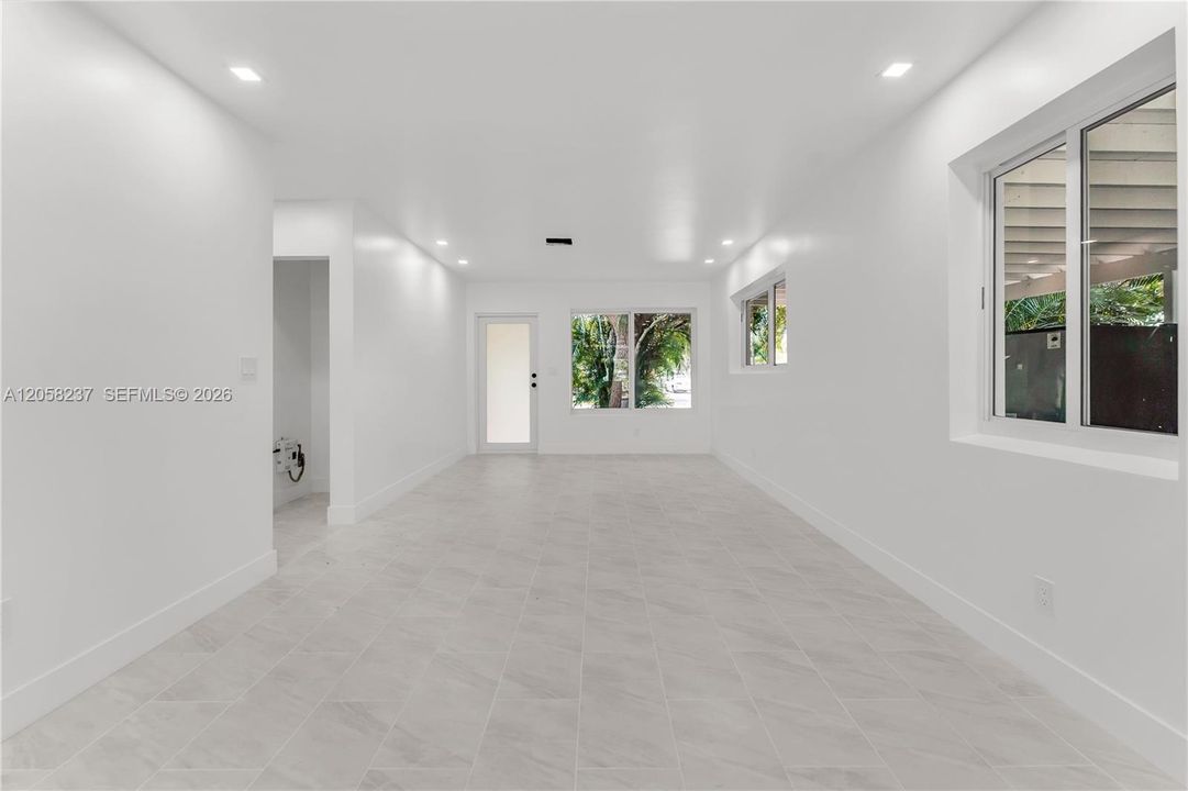 En Venta: $575,000 (2 camas, 2 baños, 1150 Pies cuadrados)