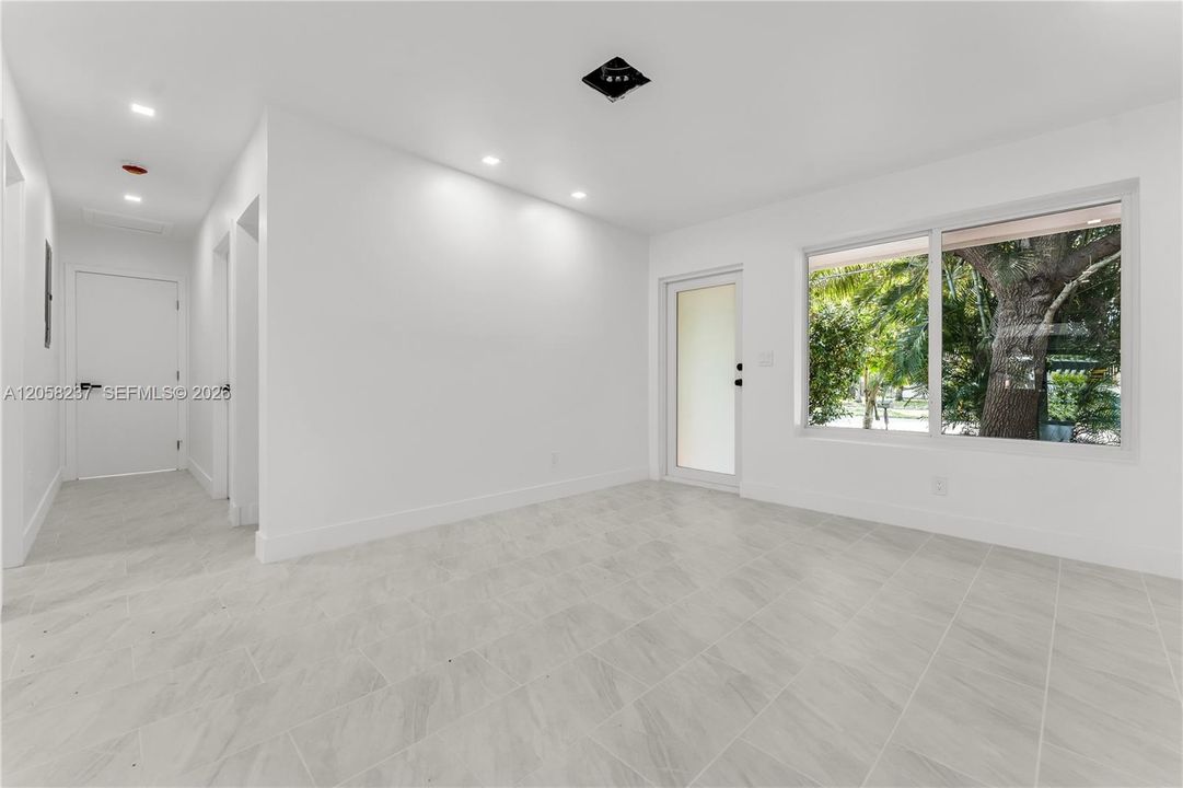 En Venta: $575,000 (2 camas, 2 baños, 1150 Pies cuadrados)