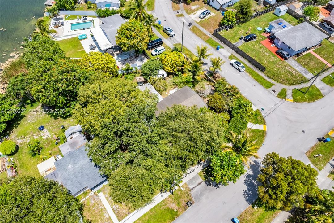 En Venta: $575,000 (2 camas, 2 baños, 1150 Pies cuadrados)