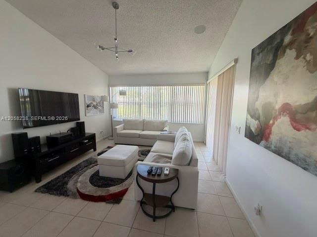 En Venta: $478,000 (2 camas, 2 baños, 1379 Pies cuadrados)