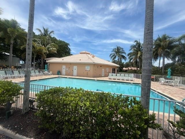 En Venta: $478,000 (2 camas, 2 baños, 1379 Pies cuadrados)
