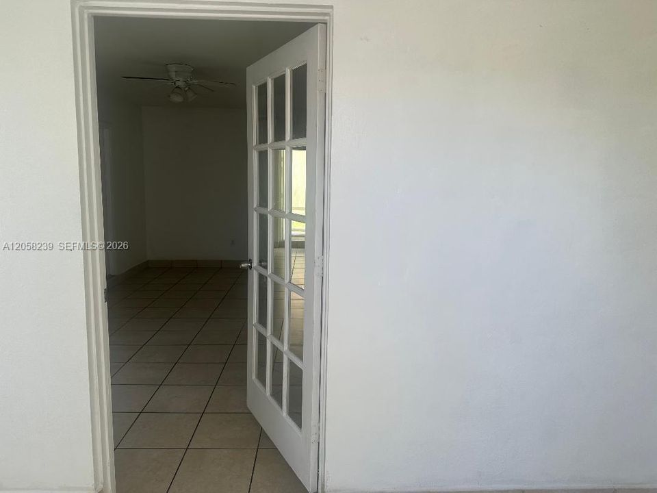For Rent: $2,200 (2 beds, 1 baths, 3849 Square Feet)