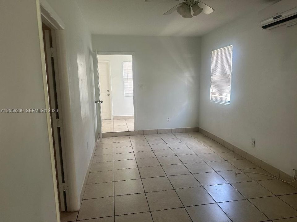 For Rent: $2,200 (2 beds, 1 baths, 3849 Square Feet)