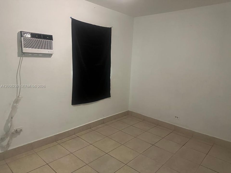 For Rent: $2,200 (2 beds, 1 baths, 3849 Square Feet)