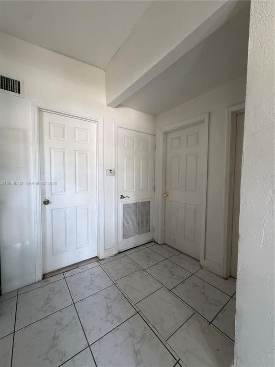 En Venta: $380,000 (4 camas, 3 baños, 948 Pies cuadrados)