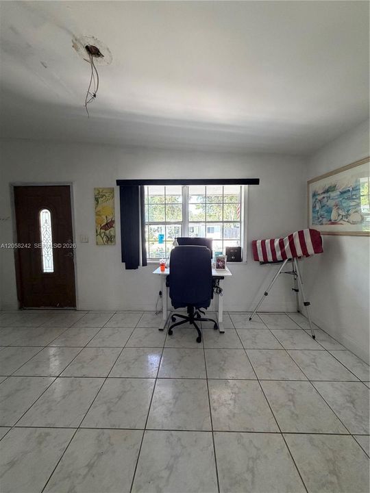 En Venta: $380,000 (4 camas, 3 baños, 948 Pies cuadrados)