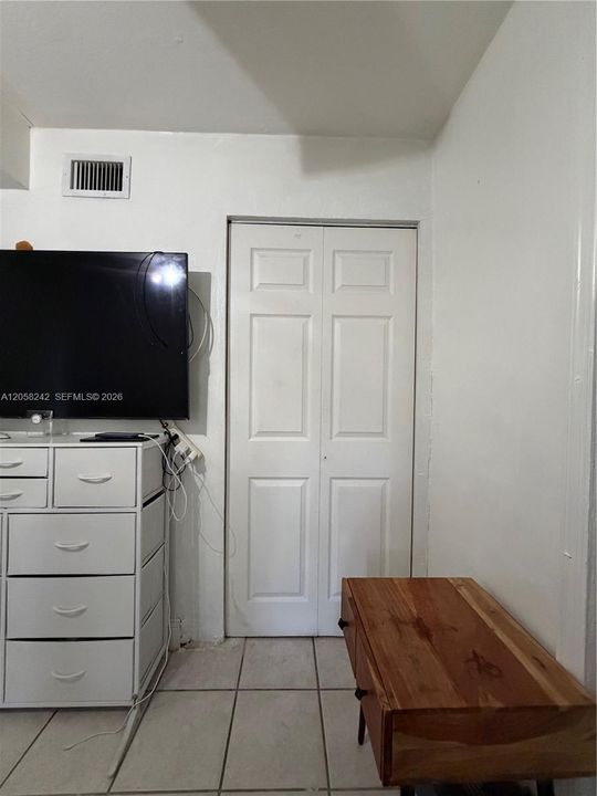 En Venta: $380,000 (4 camas, 3 baños, 948 Pies cuadrados)