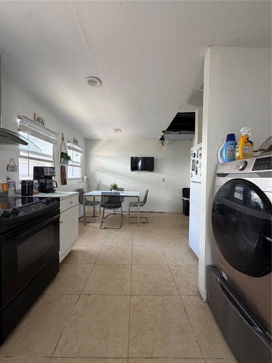 En Venta: $380,000 (4 camas, 3 baños, 948 Pies cuadrados)