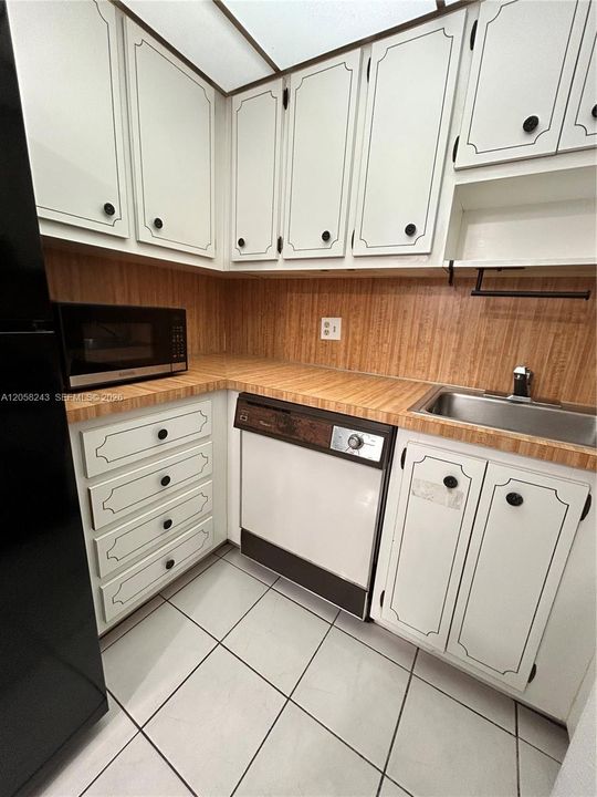 В аренду: $1,900 (1 спален, 1 ванн, 546 Квадратных фут)