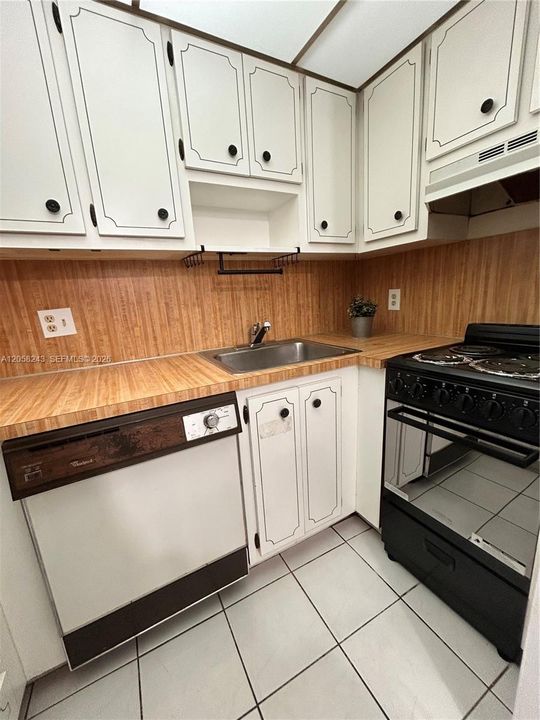 В аренду: $1,900 (1 спален, 1 ванн, 546 Квадратных фут)