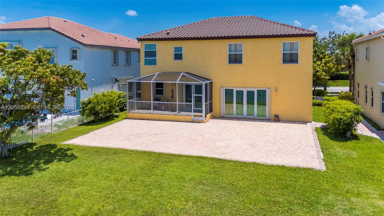 На продажу: $995,000 (5 спален, 3 ванн, 3628 Квадратных фут)
