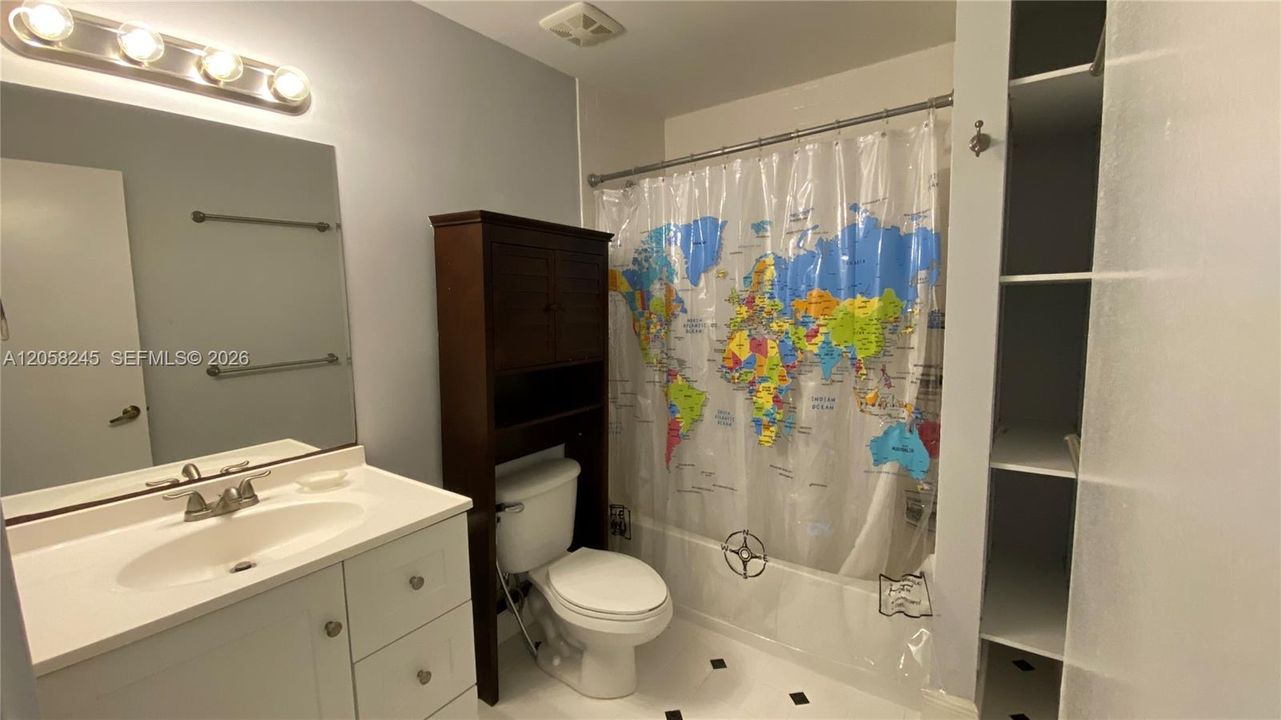 В аренду: $4,000 (3 спален, 2 ванн, 1608 Квадратных фут)