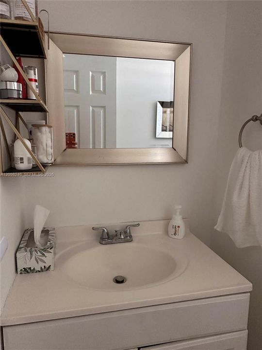 For Rent: $1,750 (1 beds, 1 baths, 645 Square Feet)