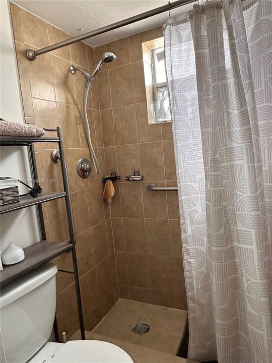 For Rent: $1,750 (1 beds, 1 baths, 645 Square Feet)