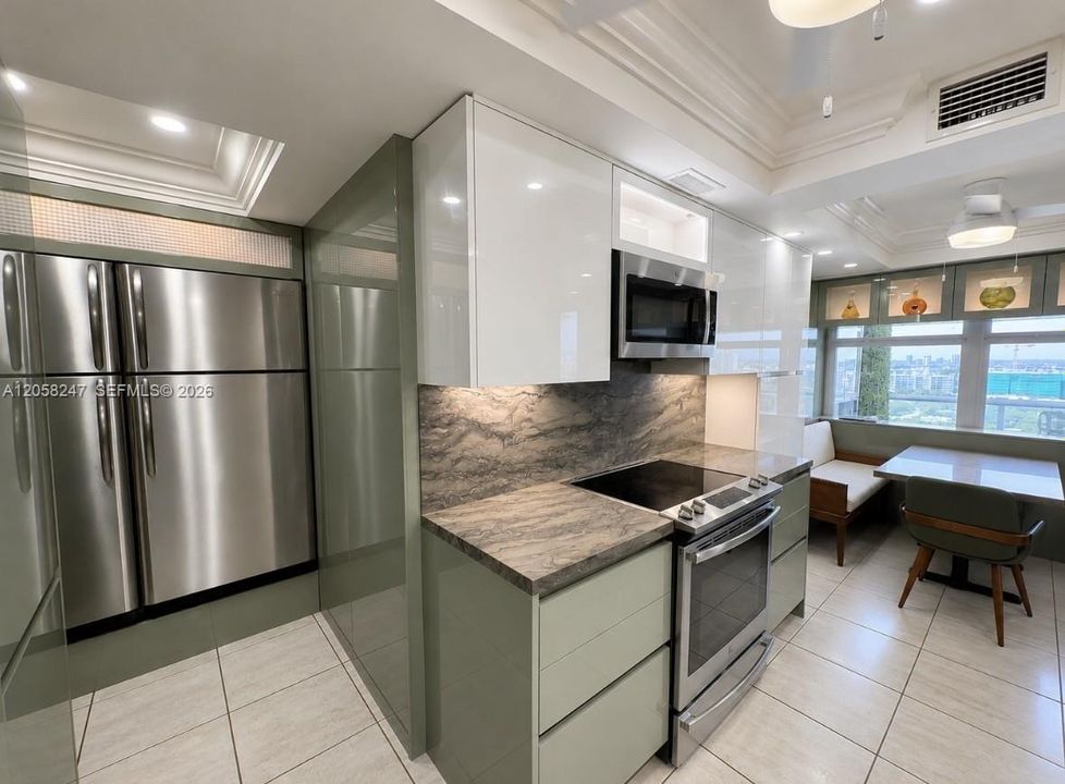 For Sale: $3,000,000 (3 beds, 3 baths, 1985 Square Feet)