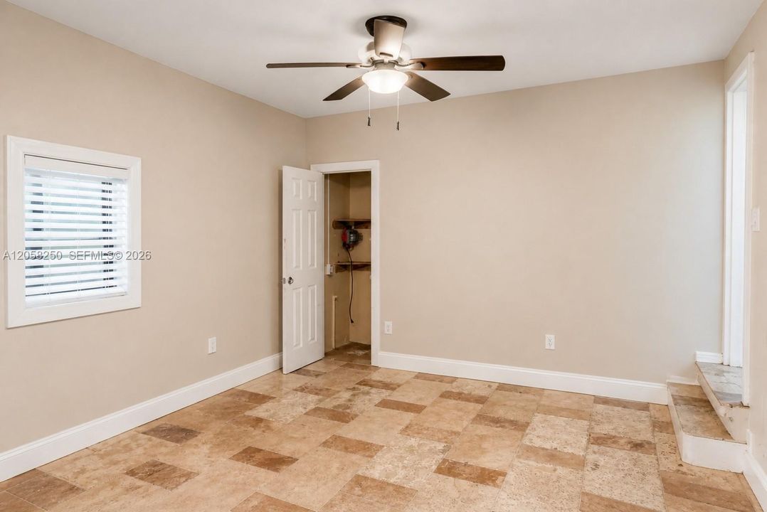 En Renta: $3,995 (3 camas, 2 baños, 1246 Pies cuadrados)