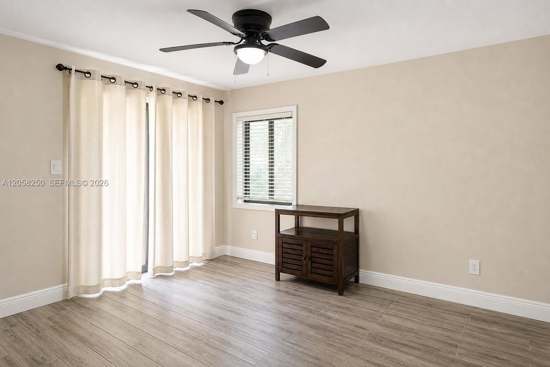 En Renta: $3,995 (3 camas, 2 baños, 1246 Pies cuadrados)