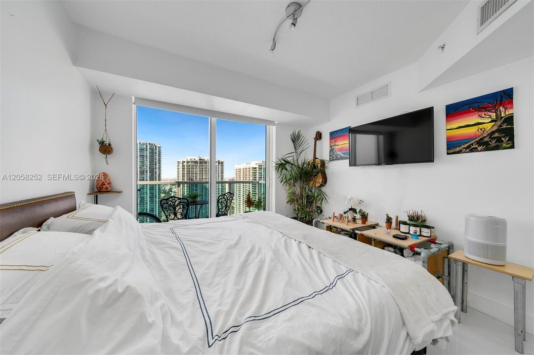 For Rent: $4,000 (2 beds, 2 baths, 1267 Square Feet)