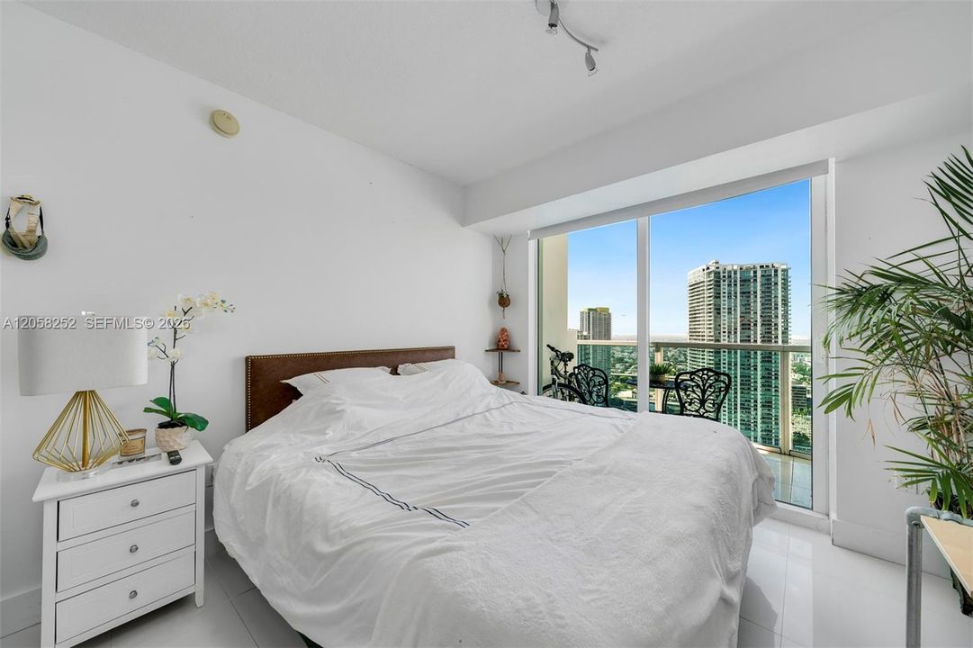For Rent: $4,000 (2 beds, 2 baths, 1267 Square Feet)