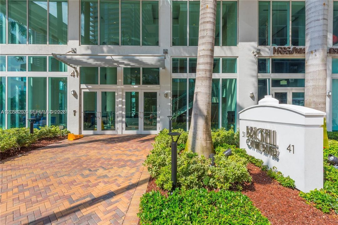 For Rent: $4,000 (2 beds, 2 baths, 1267 Square Feet)